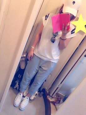 「BAD（バッド）のアイテム（帽子）」を使った、EReNaさん（レディース・150cm）の冬コーディネート