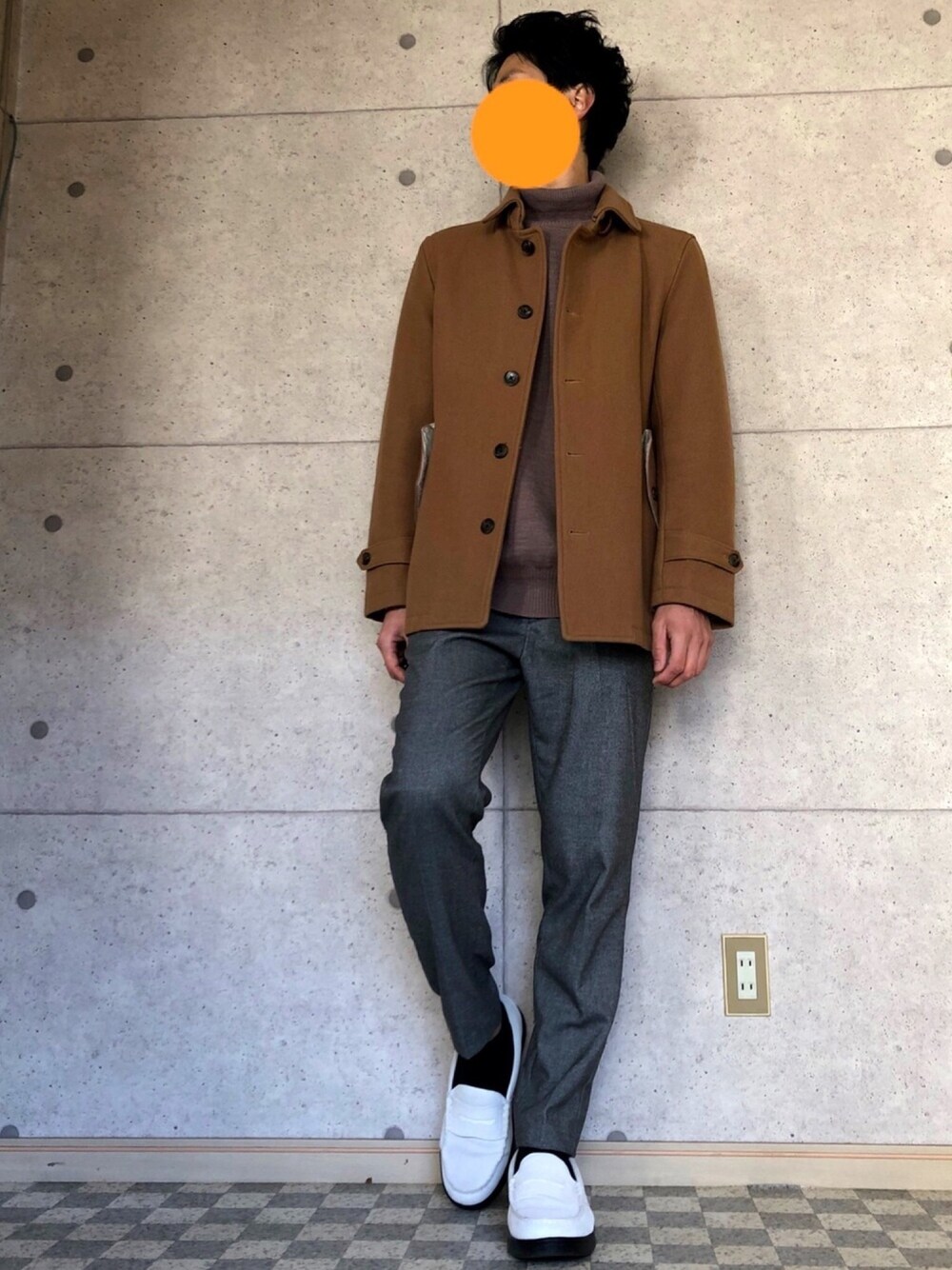 「冬アウター着回しチャレンジ、おしゃれさんと繋がりたい、シンプルコーデ、休日スタイル、プチプラ、ローファー」｜「CROWDED CLOSETのアイテム（ステンカラーコート、ブラウン系）」を使った、こうようさん（メンズ・178cm）の冬コーディネートの1枚目の写真