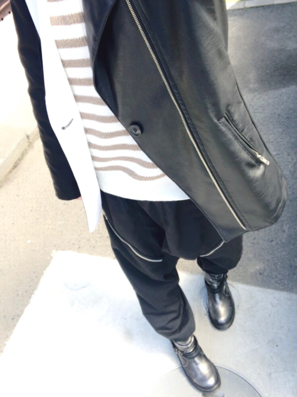 「UNIQLO、ALGONQUINS、寒いけどあったかい、休日スタイル」｜「UNIQLOのアイテム（ニット/セーター、ベージュ系）」を使った、にゃんさくさん（レディース・160cm）の春コーディネートの1枚目の写真