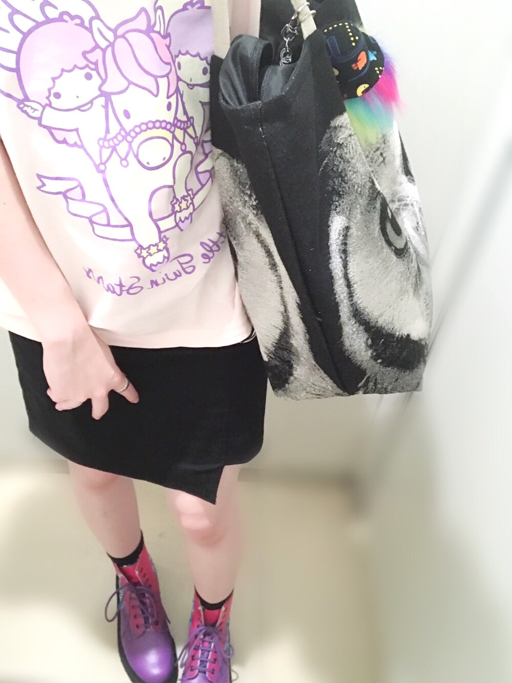 「ドクターマーチン、キキララ、リトルツインスターズ、ピンク、ただの痛いやつ」｜「Dr. Martensのアイテム（ブーツ、ピンク系）」を使った、にゃんさくさん（レディース・160cm）の秋コーディネートの1枚目の写真