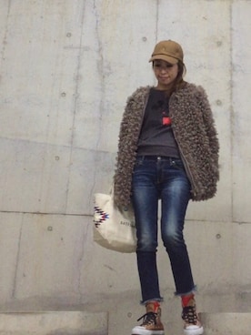 「Ungrid（アングリッド）のインディゴフレイドヘムストスリ（デニムパンツ）」を使った、madoyanyanさん（レディース・159cm）の冬コーディネート