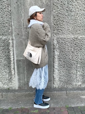 「select MOCA（セレクトモカ）の【GISELe4月号掲載】【GISELe12月号掲載】センタープレスストレートヘムラインカットオフダメージ加工デニム（デニムパンツ）」を使った、madoyanyanさん（レディース・160cm）の春コーディネート