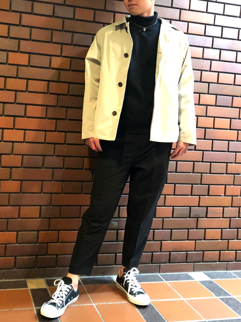 「きれいめカジュアル、冬、いいね、save、フォローお願いします🤑、大学生、コンバース、HARE、シンプルコーデ」｜「HAREのアイテム（ナイロンジャケット、ベージュ系）」を使った、ひろとさん（メンズ・175cm）の冬コーディネートの1枚目の写真