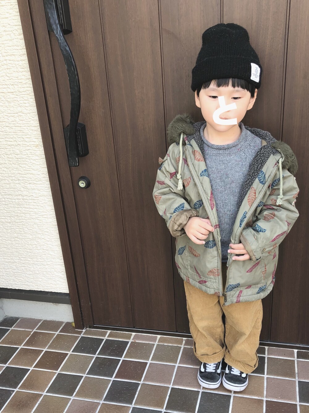 「kids、kidsfashion、冬コーデ、おとこのこ」｜「SmoothyのSmoothy Color Knitcap / スムージー カラーニットキャップ（ニットキャップ/ビーニー、ブラック系）」を使った、TOooMA🐾さん（キッズ・100cm）の秋コーディネートの1枚目の写真