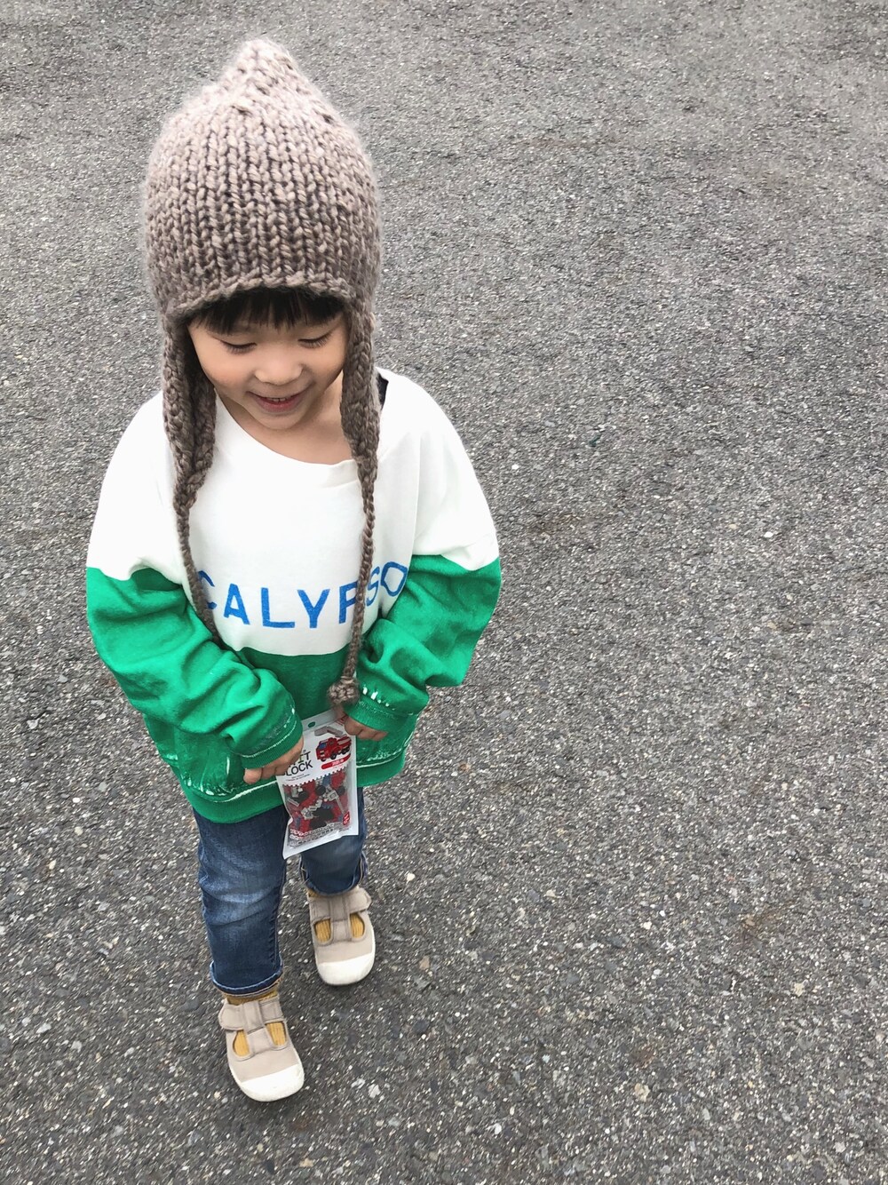 「キッズファッション、カジュアルコーデ、おしゃれさんと繋がりたい、男の子コーデ、デニム、bobochoses、みどり」｜「BOBO CHOSESのアイテム（スウェット、グリーン系）」を使った、TOooMA🐾さん（キッズ・100cm）の冬コーディネートの1枚目の写真