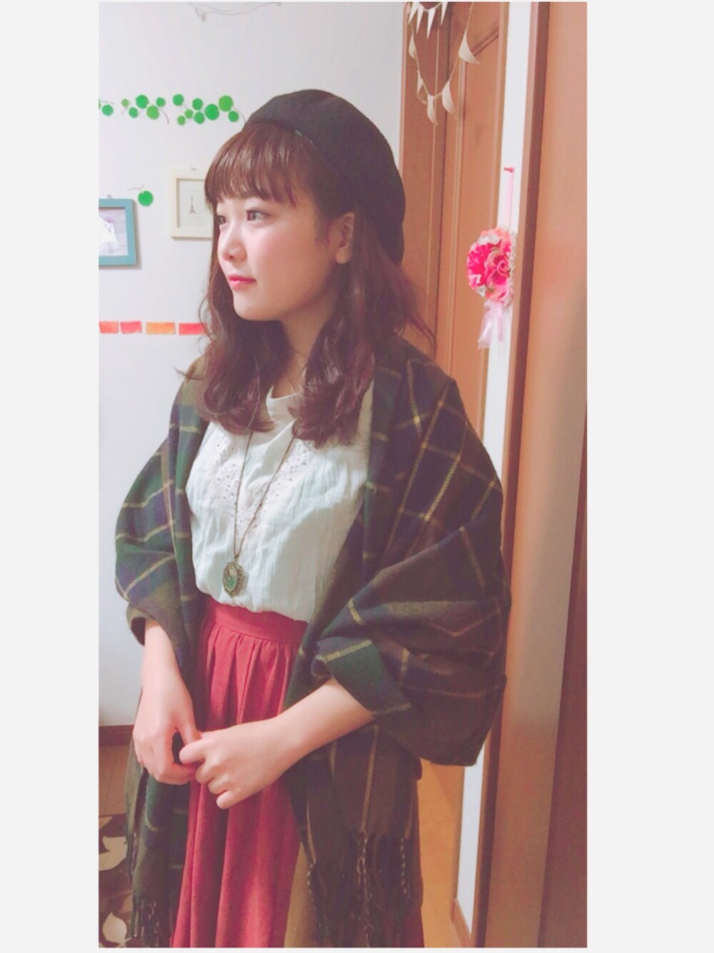 「お散歩♪」｜「INGNIのアイテム（スカート、レッド系）」を使った、Nさん（レディース・152cm）の冬コーディネートの1枚目の写真