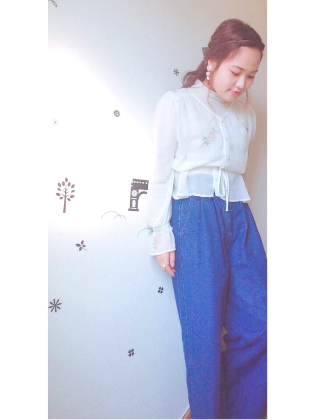「mysticの【mystic】ハイウエストデニムパンツ（デニムパンツ、ブルー系）」を使った、Nさん（レディース・152cm）の冬コーディネートの1枚目の写真