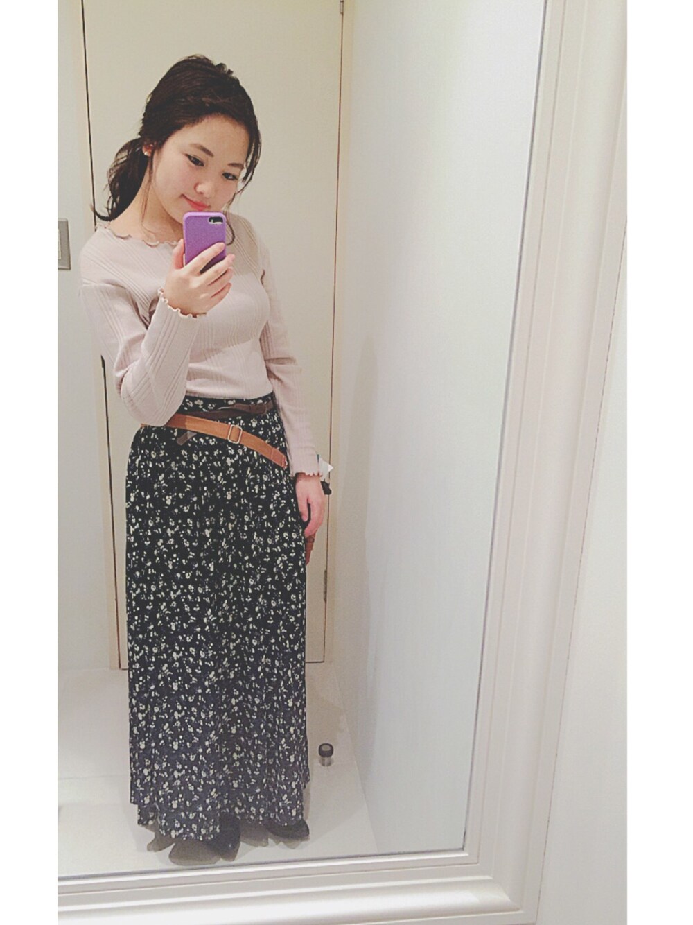 「mysticのアイテム（トップス、ピンク系）」を使った、Nさん（レディース・152cm）の春コーディネートの1枚目の写真