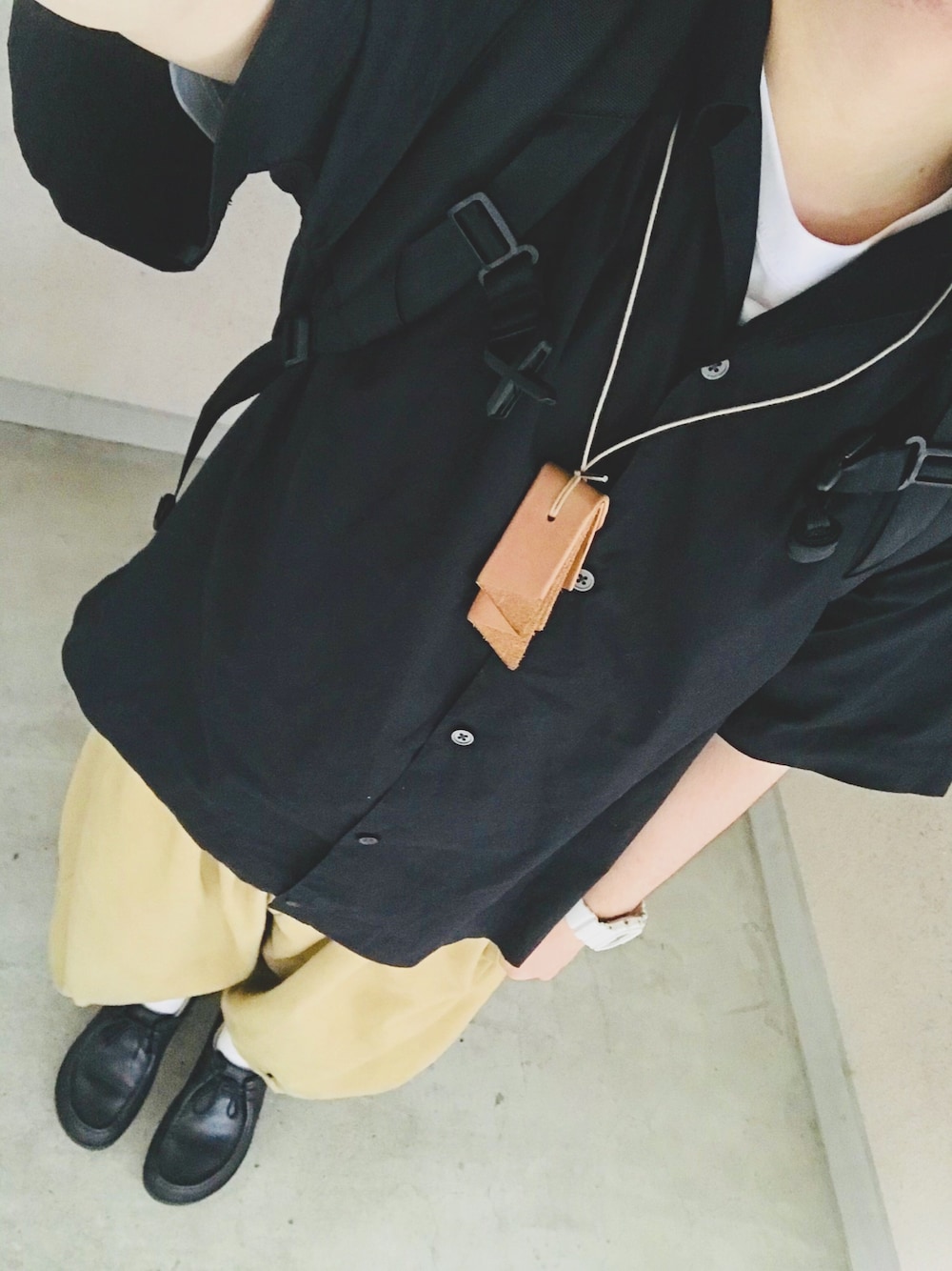 「カジュアルコーデ、MUJI Labo、ordinary fits、F/CE.、birkenstock、irose、バックパック、ボールパンツ、オープンカラーシャツ」｜「iroseの【irose】KEYCASE（キーケース/キーアクセサリー、ベージュ系）」を使った、たかやんさん（メンズ・165cm）の夏コーディネートの1枚目の写真