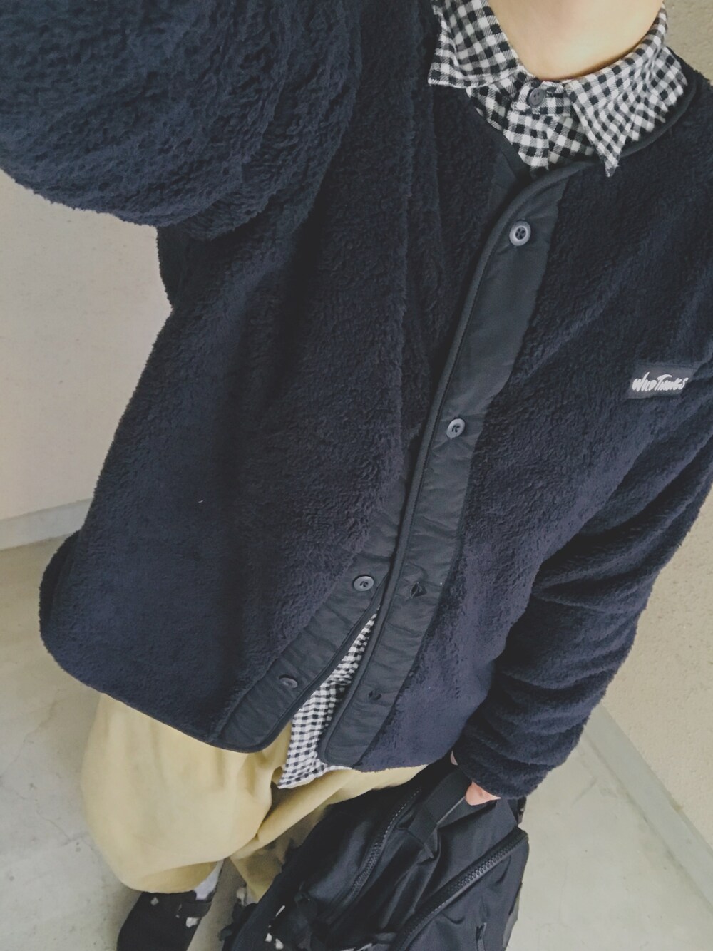 「秋のコーデ、シンプル、ゆるコーデ、オーバーサイズ、WILDTHINGS、ordinary fits、ボールパンツ、ボアフリース、F/CE.、birkenstock」｜「WILD THINGSのWILDTHINGS/ワイルドシングス　PILE FLEECE NO COLLAR JACKET/パイルフリースノーカラージャケット（ノーカラージャケット、ブラック系）」を使った、たかやんさん（メンズ・165cm）の秋コーディネートの1枚目の写真