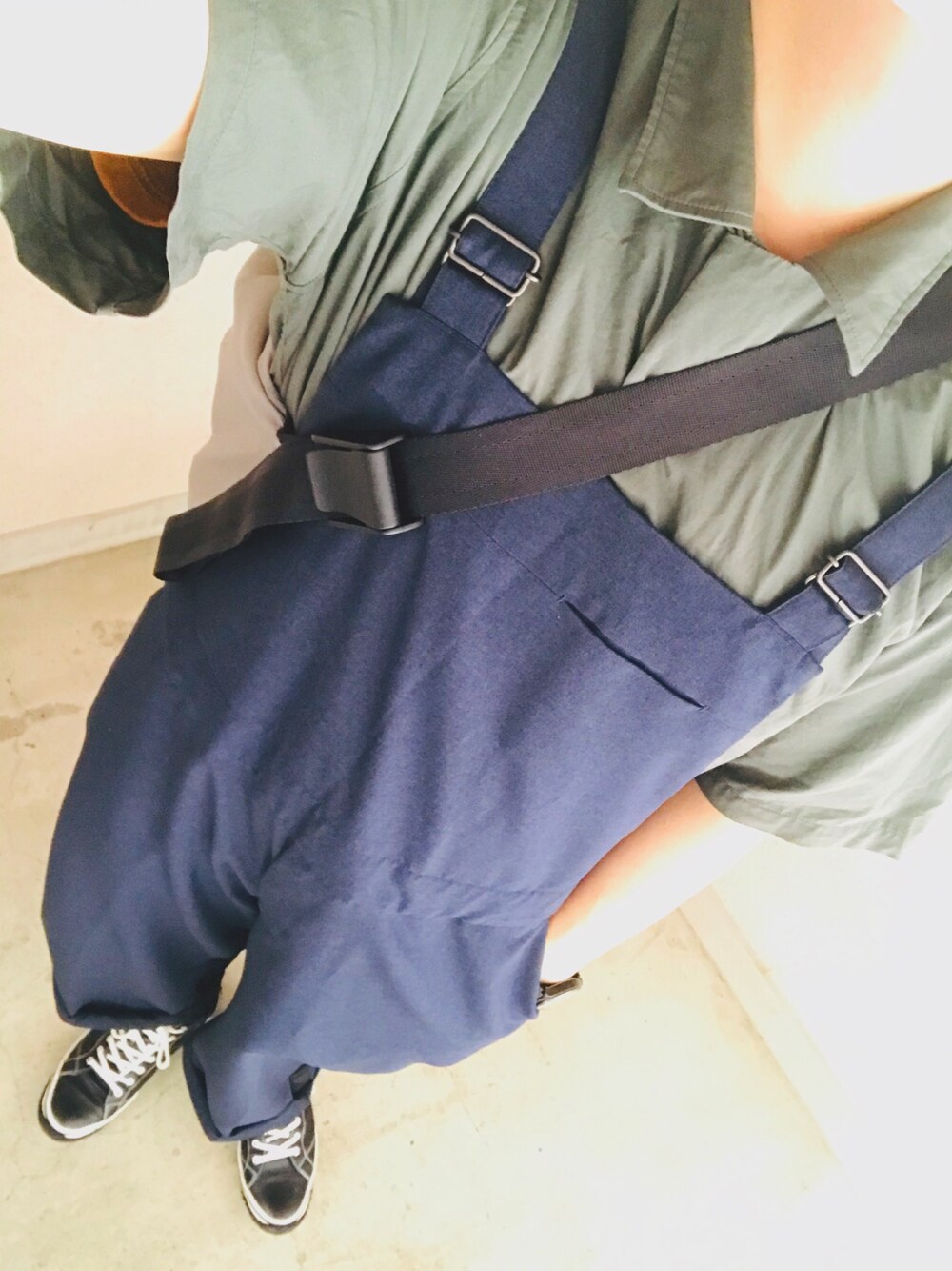 「春コーデ、春夏コーデ、Johnbull Private labo、BAG'n'NOUN、UNIQLO、サロペット、ショルダーバッグ、シャツスタイル」｜「Johnbull Private laboのラインサロペット（サロペット/オーバーオール、ブルー系）」を使った、たかやんさん（メンズ・165cm）の春コーディネートの1枚目の写真