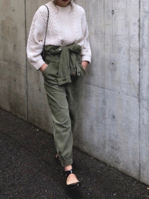 B.使用「BEAUTY&YOUTH UNITED ARROWS（＜6(ROKU)＞CABLE KNIT/ﾆｯﾄ：）」的時尚穿搭