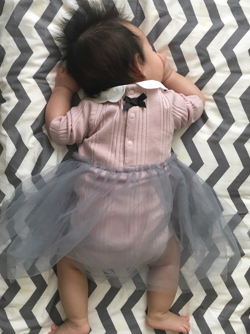 「アプレレクール、ワンピース、チュールワンピ、生後3ヶ月、女の子ベビー、ベビーコーデ」｜「apres les coursのアイテム（ワンピース、ピンク系）」を使った、T0w@.mamaさん（キッズ・60cm）の春コーディネートの1枚目の写真