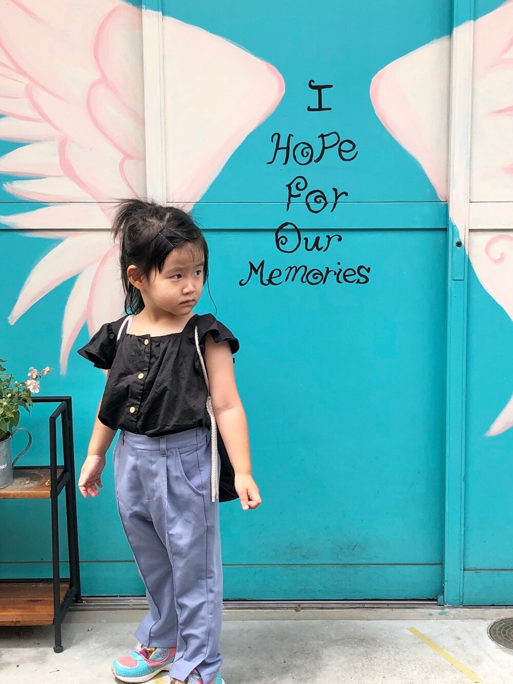 「夏コーデ、３歳女の子、キッズコーデ」｜「H&Mのアイテム（シャツ/ブラウス、ブラック系）」を使った、T0w@.mamaさん（キッズ・90cm）の夏コーディネートの1枚目の写真