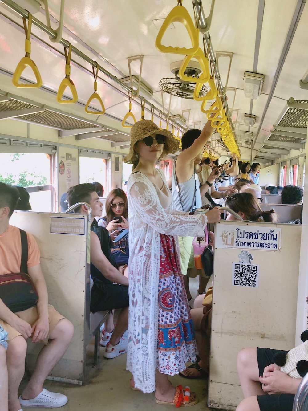 「ootd、泰國、曼谷、度假」｜「lativのアイテム（キャミソール、ベージュ系）」を使った、HanHan👀さん（レディース・166cm）の夏コーディネートの1枚目の写真
