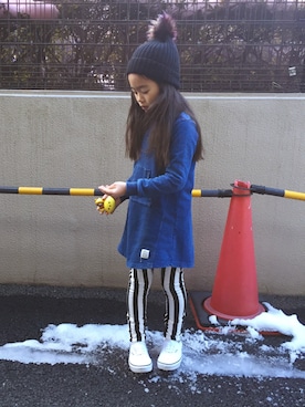 「AZUL by moussy（アズールバイマウジー）のアイテム（ワンピース/ドレス）」を使った、マチュさん（キッズ・120cm）の冬コーディネート