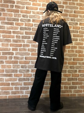 「WHITELAND（ホワイトランド）のアイテム（Tシャツ/カットソー）」を使った、Arisa Suzukiさん（レディース・155cm）の夏コーディネート