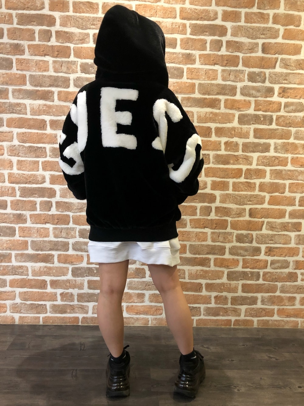 別注】 GUESS/ゲス/ビッグロゴ オーバーサイズファーブルゾンを使った 