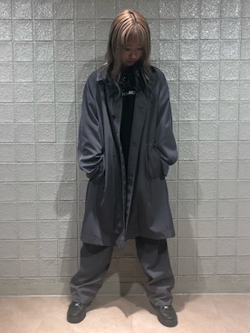 「グレーパンツ」｜「アイテム（ステンカラーコート）」を使った、Arisa Suzukiさん（レディース・156cm）の冬コーディネート