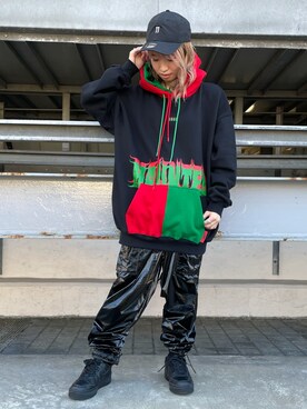 「MSGM（エムエスジーエム）のアイテム（パーカー）」を使った、Arisa Suzukiさん（レディース・156cm）の秋コーディネート