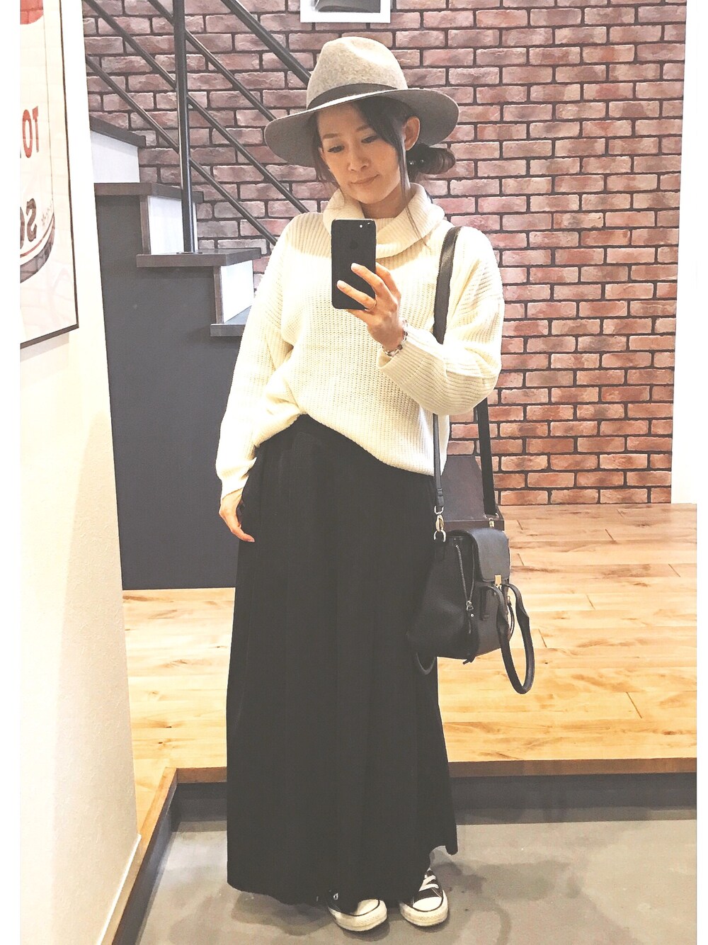 「オトナカジュアル、スカンツ、ゆるコーデ、タートルニット、ジーユー、GUコーデ」｜「GUのアイテム（その他パンツ、ブラック系）」を使った、チカにゃんさん（レディース・155cm）の冬コーディネートの1枚目の写真