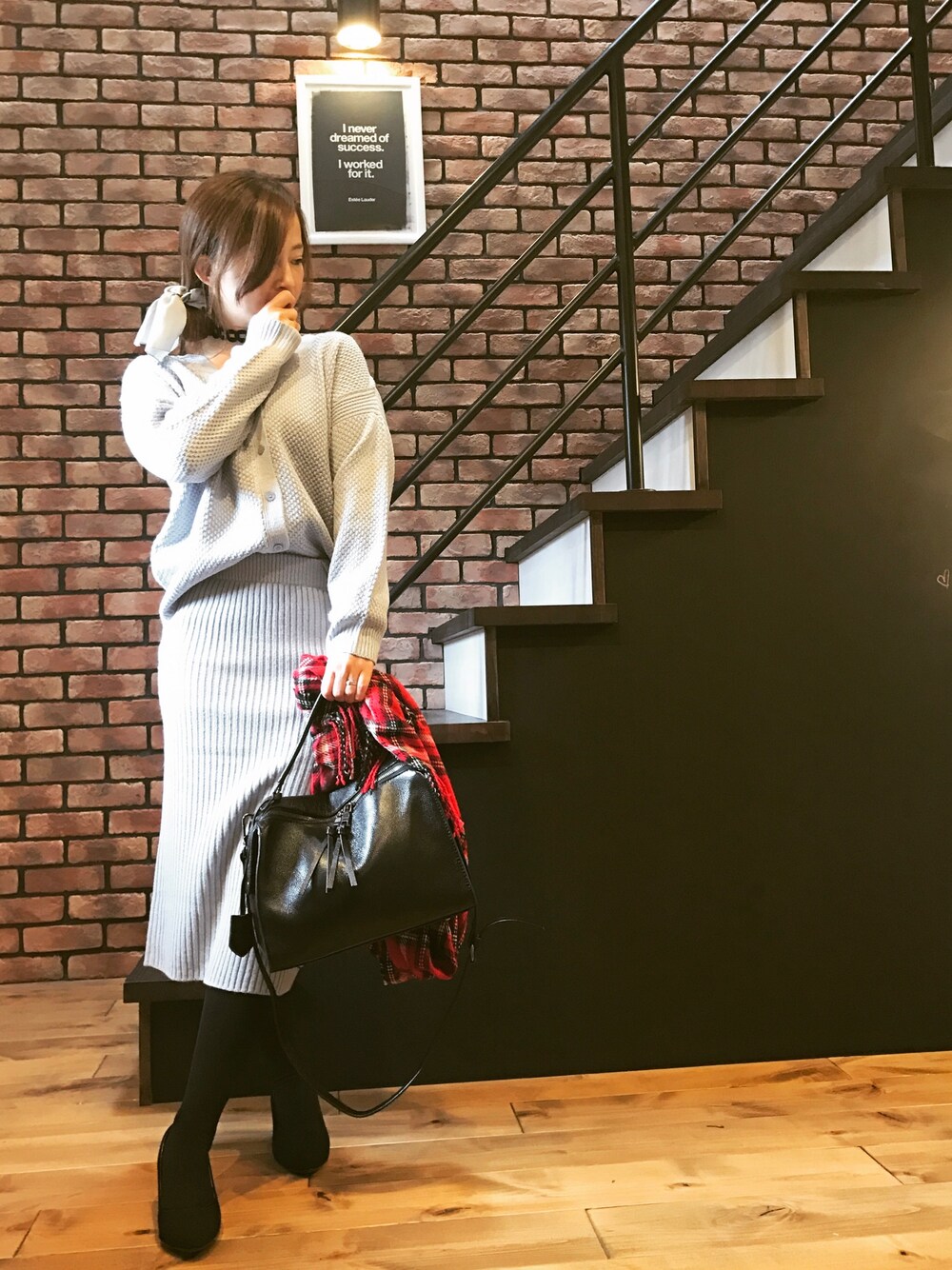 「GU、GUコーデ、大人カジュアル、ニットアップ、タイトスカート、ニットカーディガン」｜「GUのアイテム（ニット/セーター、グレー系）」を使った、チカにゃんさん（レディース・155cm）の春コーディネートの1枚目の写真