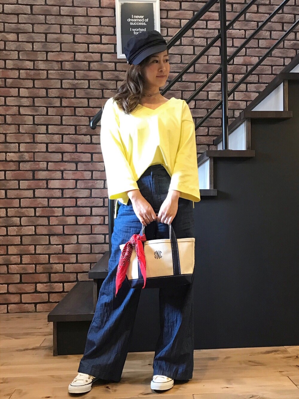 「GU、ジーユー、GUコーデ、マリンキャップ、ワイドパンツ、ワイドデニム、エルエルビーン」｜「GUのアイテム（Tシャツ/カットソー、イエロー系）」を使った、チカにゃんさん（レディース・155cm）の春コーディネートの1枚目の写真