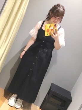 「earth music&ecology（アースミュージックアンドエコロジー）のアイテム（ジャンパースカート）」を使った、すみかさん（レディース・151cm）の春コーディネート