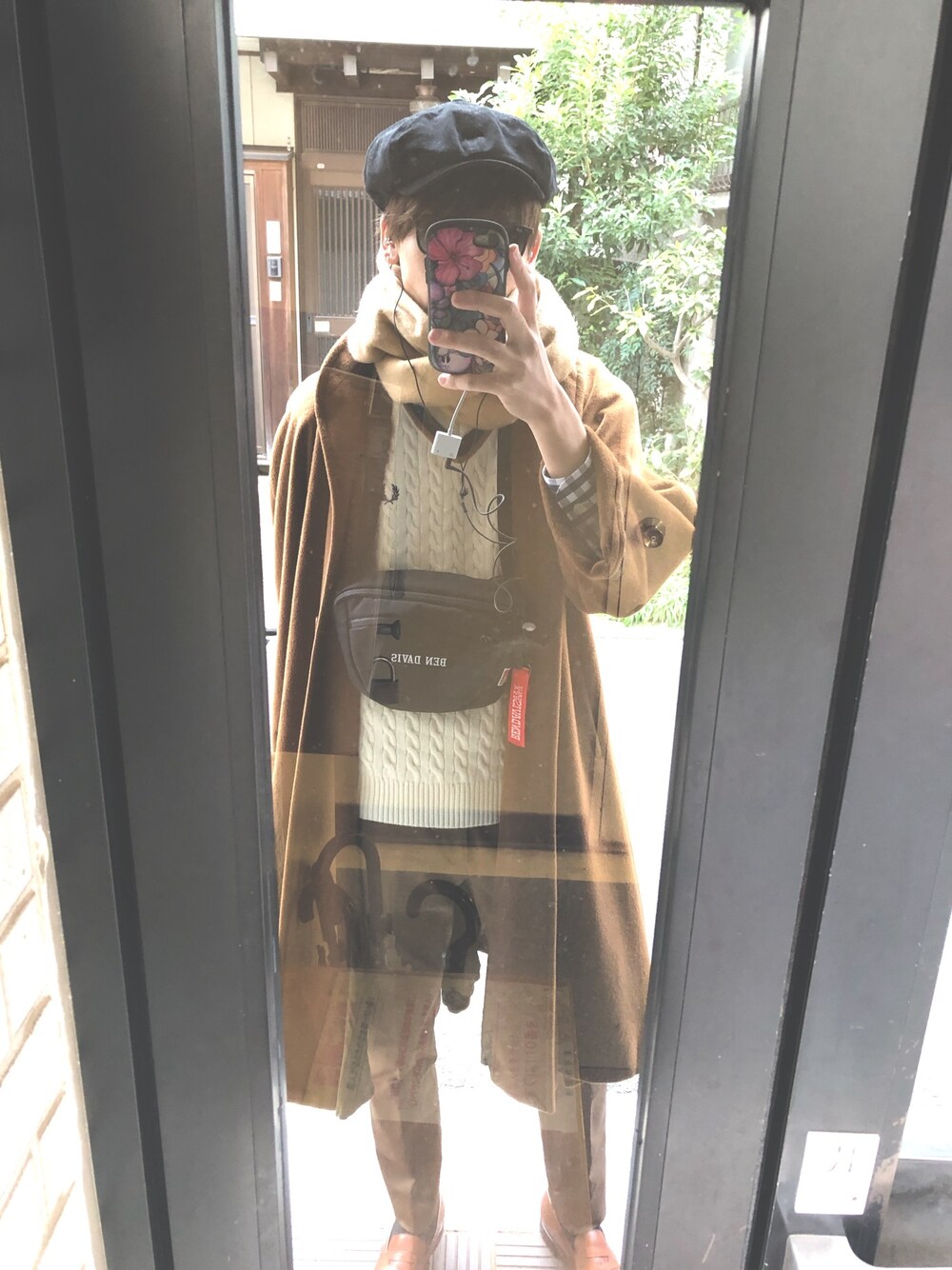 「お洒落さんとつながりたい、mimimistyle」｜「BEN DAVISのアイテム（メッセンジャーバッグ、ブラック系）」を使った、MIさん（メンズ・181cm）の冬コーディネートの1枚目の写真