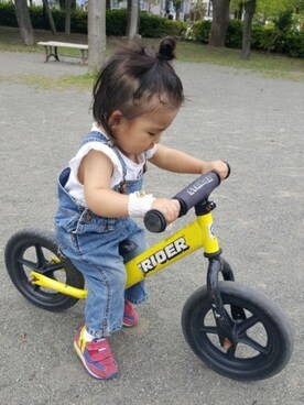 「babygap」｜「アイテム（サロペット/オーバーオール）」を使った、はすさん（キッズ・70cm）の秋コーディネート