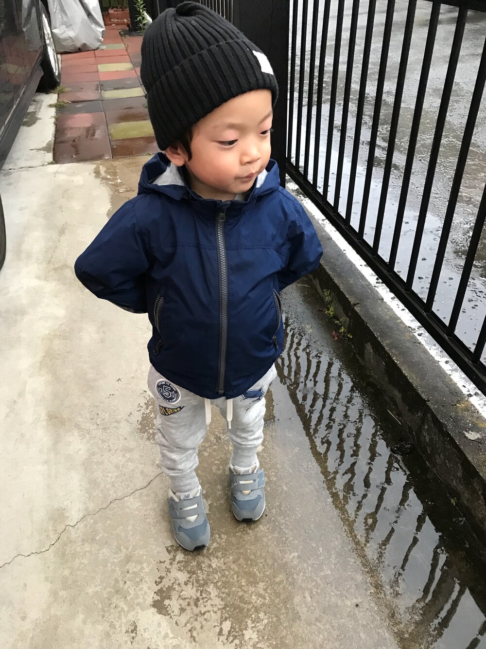 「kids、キッズコーデ、秋のコーデ、プチプラ、babygap」｜「babyGAPのアイテム（ナイロンジャケット、ブルー系）」を使った、すいぼーいさん（キッズ・90cm）の秋コーディネートの1枚目の写真