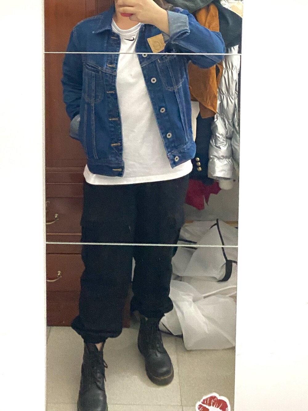 「Leeのアイテム（デニムジャケット、ブルー系）」を使った、FALA.さん（レディース・153cm）の冬コーディネートの1枚目の写真
