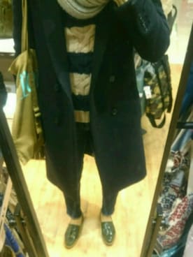 「アイテム（ローファー、グリーン系）」を使った、Luca.さん（レディース・168cm）の冬コーディネート