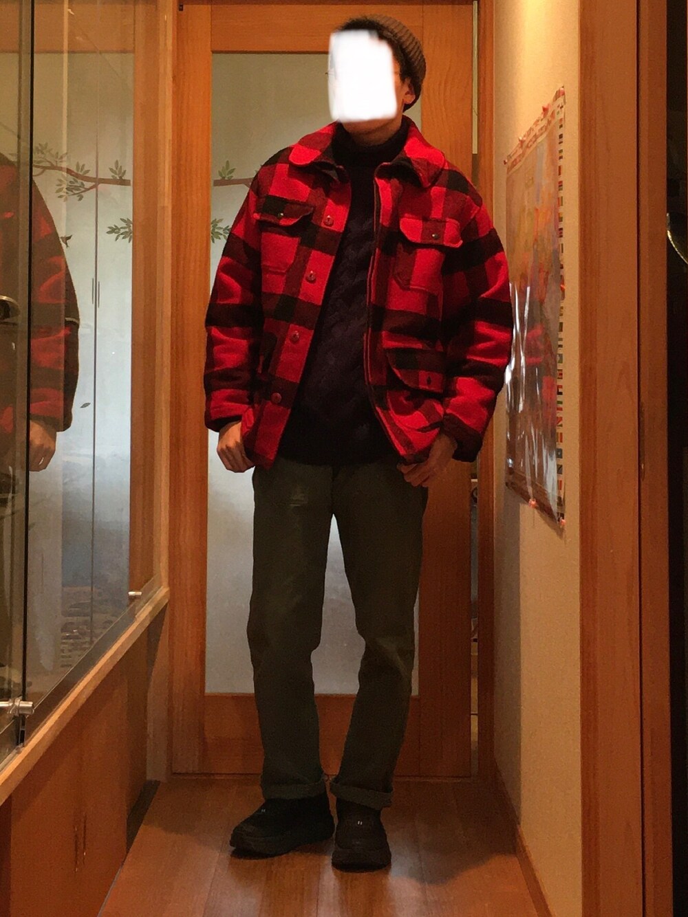 「休日スタイル、古着MIX、オーバーサイズ、ストリート、アメカジ、チェック、ミリタリー、古着」｜「WOOLRICHのアイテム（ジャケット/アウター、レッド系）」を使った、耳小骨さん（メンズ・180cm）の冬コーディネートの1枚目の写真