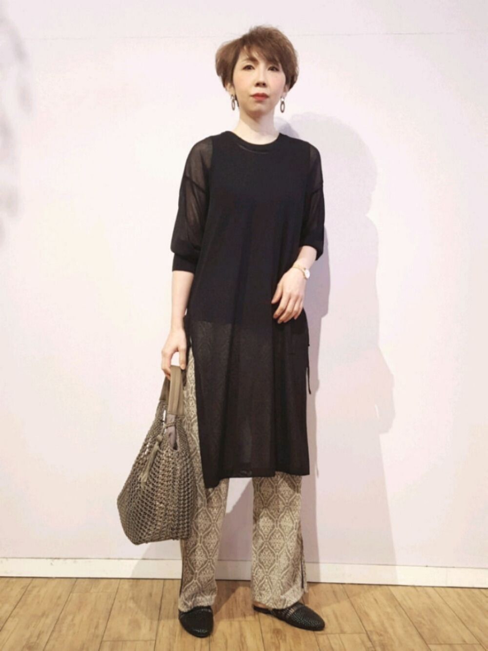 「シューラルー、シアーワンピース、ジャガードパンツ、透け感、メッシュサンダル、オトナカジュアル、高身長女子、プチプラ」｜「DRESKIPの【2点セット】シアーニットワンピース（ワンピース、ブラック系）」を使った、yokoさん（レディース・170cm）の春コーディネートの1枚目の写真