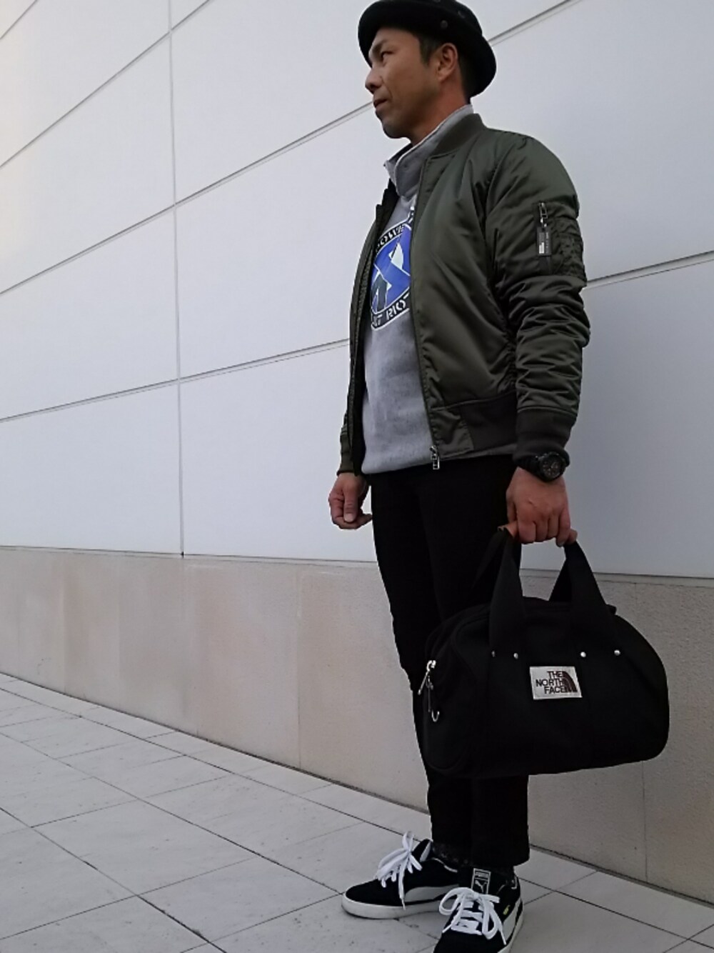 「USEDのアイテム（スウェット、グレー系）」を使った、カツイッちゃんさん（メンズ・173cm）の秋コーディネートの1枚目の写真