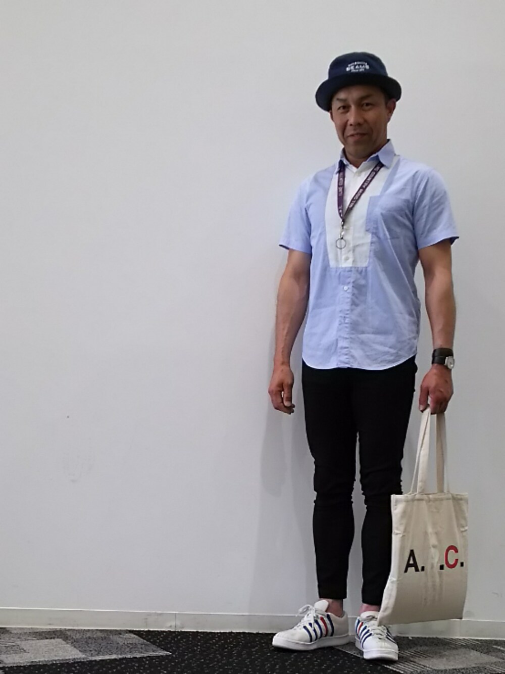 「SENSE OF PLACE by URBAN RESEARCHのアイテム（シャツ/ブラウス、ブルー系）」を使った、カツイッちゃんさん（メンズ・173cm）の春コーディネートの1枚目の写真