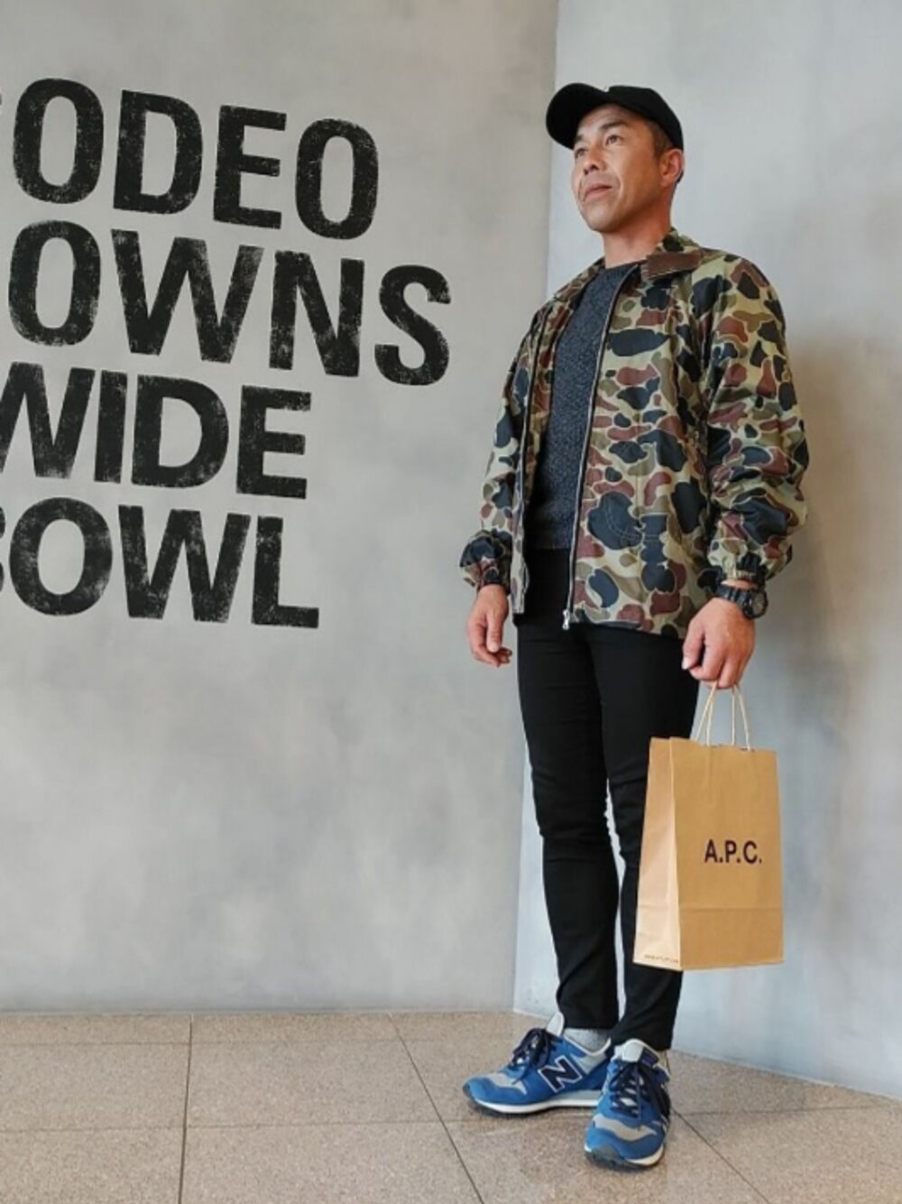 「wearhalloween2018」｜「USEDのアイテム（ニット/セーター、ブルー系）」を使った、カツイッちゃんさん（メンズ・173cm）の秋コーディネートの1枚目の写真