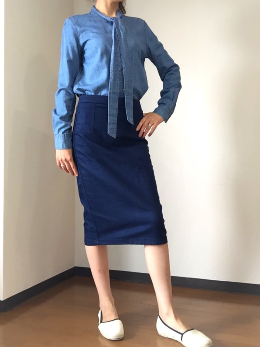 「デニムオンデニム、シンプルコーデ、ママコーデ、ブルーコーデ、ZARA」｜「SAZABYのアイテム（シャツ/ブラウス、ブルー系）」を使った、SKさん（レディース・166cm）の夏コーディネートの1枚目の写真
