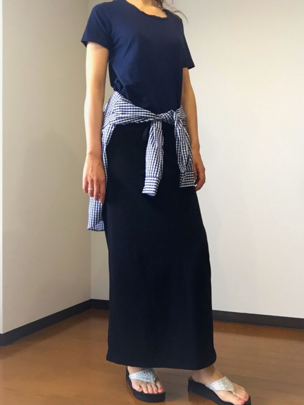 「プチプラコーデ、楽チンコーデ、ブルー×ブラック、ゆったりコーデ」｜「nextのアイテム（Tシャツ/カットソー、ブルー系）」を使った、SKさん（レディース・166cm）の夏コーディネートの1枚目の写真