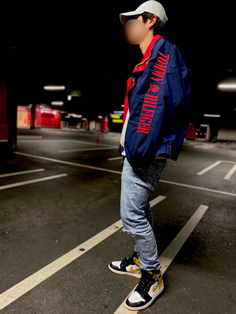 「TOMMY HILFIGER、ナイロンジャケット、H&M、デニム、WEGO、NIKE、airjordan、エアジョーダン、ストリート、ストリート系」｜「WEGOのアイテム（キャップ、ブルー系）」を使った、けんけんさん（メンズ・175cm）の春コーディネートの1枚目の写真