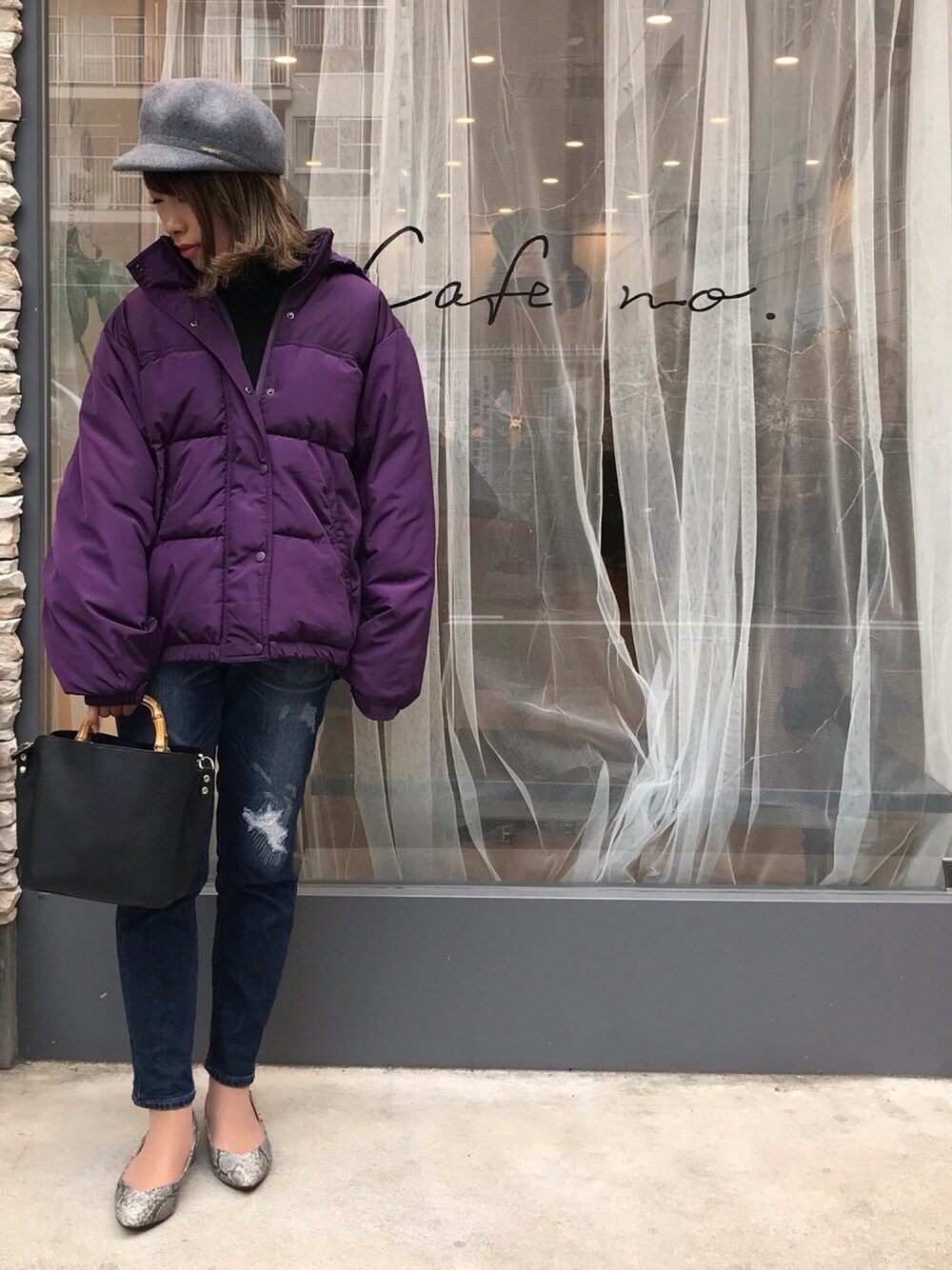 「大人カジュアル、ラクチンコーデ、ZOZO公認ユーザー、デニムパンツ、冬、ラフ、ジャケット、ゆるコーデ、休日スタイル、冬コーデ」｜「Green　Parksの・タートルリブニットプルオーバー（ニット/セーター、ブラック系）」を使った、yomaさん（レディース・158cm）の冬コーディネートの1枚目の写真
