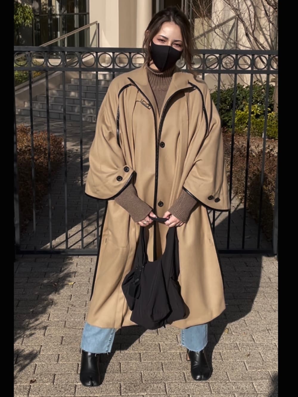 スコープレイヤードケープ パイピングコートを使った人気ファッション