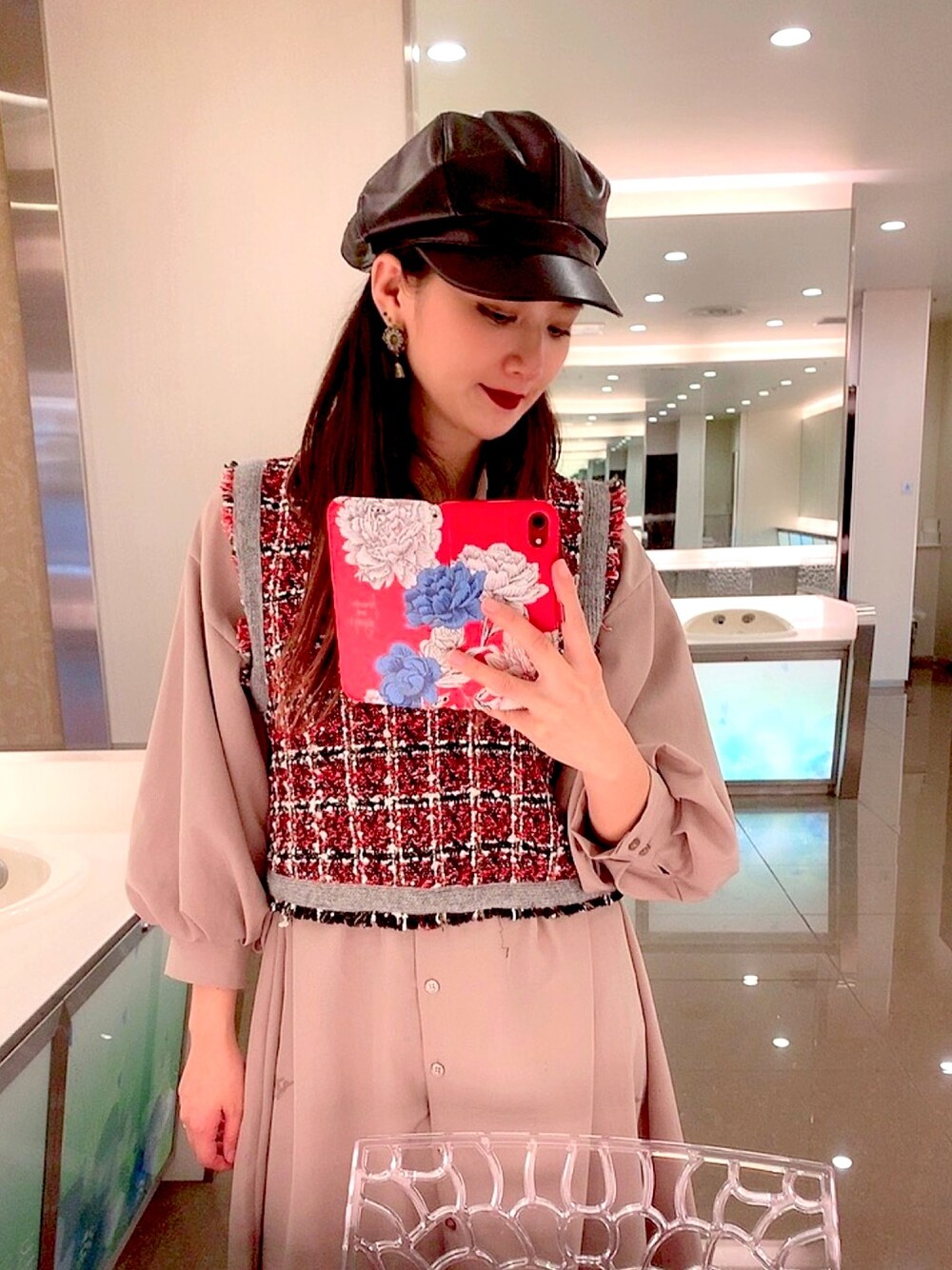 「カジュアルコーデ、秋服、ツイード、ツイードベスト、おしゃれさんと繋がりたい、ビッグシルエット、いいね、save、フォローお願いします🤑、シャツワンピ、レザーキャスケット」｜「Original.のアイテム（キャスケット、ブラック系）」を使った、yさん（レディース・158cm）の秋コーディネートの1枚目の写真