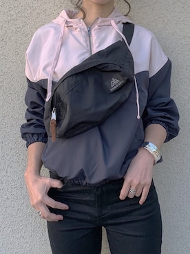 「titivate（ティティベイト）のアイテム（パーカー）」を使った、NANAさん（レディース・162cm）の春コーディネート