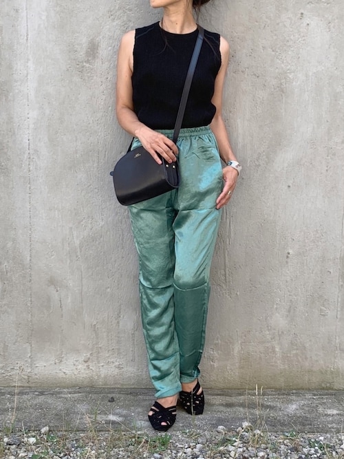 NANAさんの「(|)」を使ったコーディネート