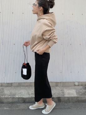 「titivate（ティティベイト）のアイテム（パーカー）」を使った、NANAさん（レディース・162cm）の秋コーディネート