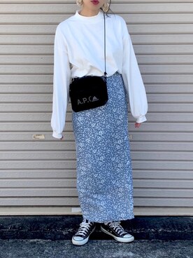 「A.P.C.（アーペーセー）のアイテム（財布/小物）」を使った、NANAさん（レディース・162cm）の春コーディネート