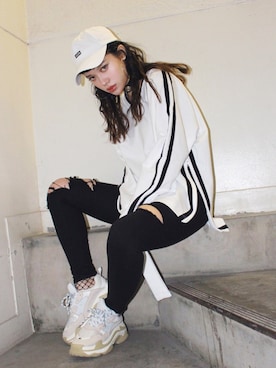 「RASVOA（ラスボア）のアイテム」を使った、RASVOA STAFFさん（レディース・164cm）の冬コーディネート