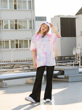 「FILA（フィラ）のFILA Disrupter 2 (WHT)（スニーカー）」を使った、RASVOA STAFFさん（レディース・160cm）の春コーディネート